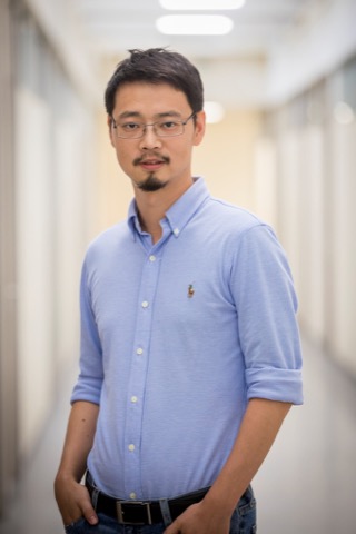李默